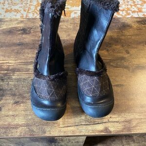 JBU Brown Quilted Cold-Weather Boots with Faux Fur Trim
